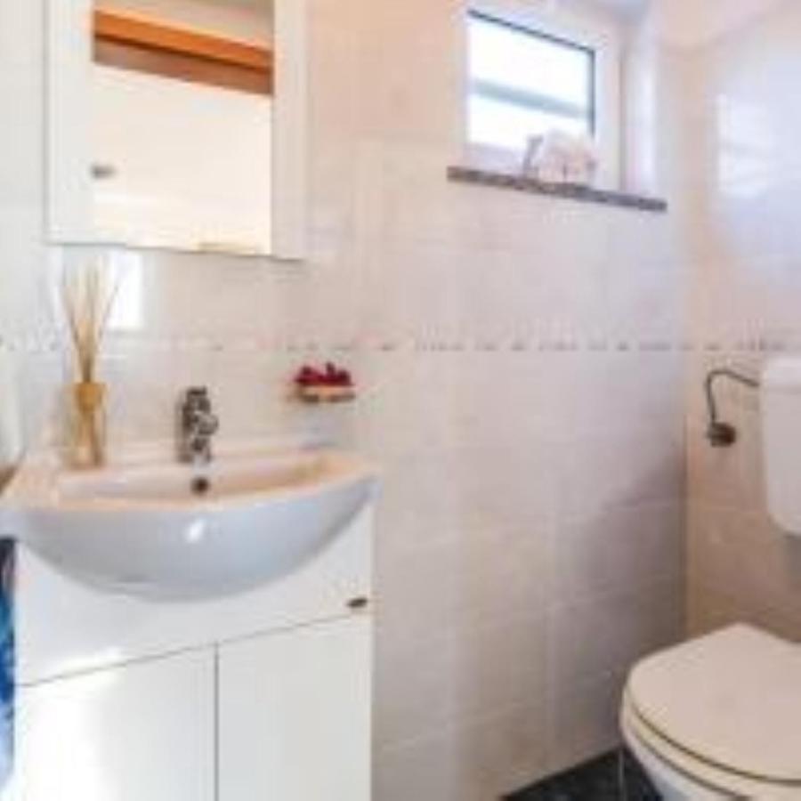 Holiday Home Sea View Brseč エクステリア 写真